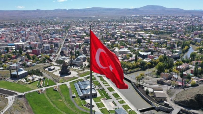 TAŞIN, TARİHİN ve İNSANIN AHENGİNDE KARS