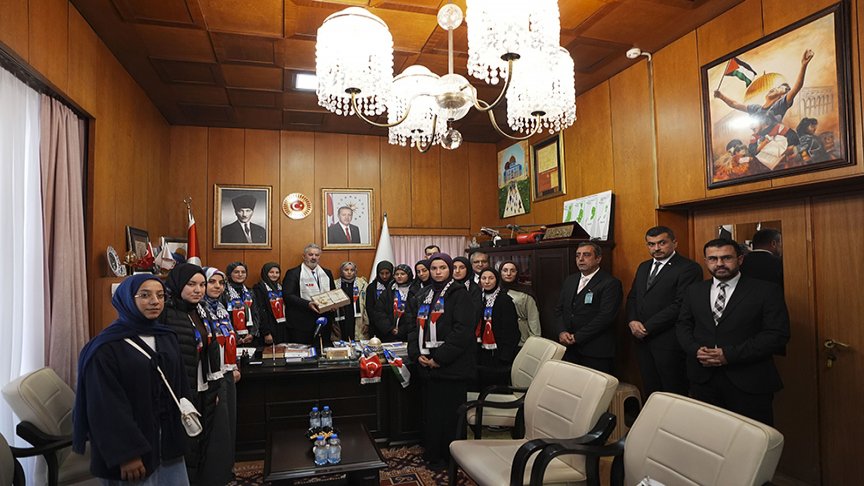 Öğrencilerin “umut mektupları” Gazze'deki çocuklara ulaştırılacak