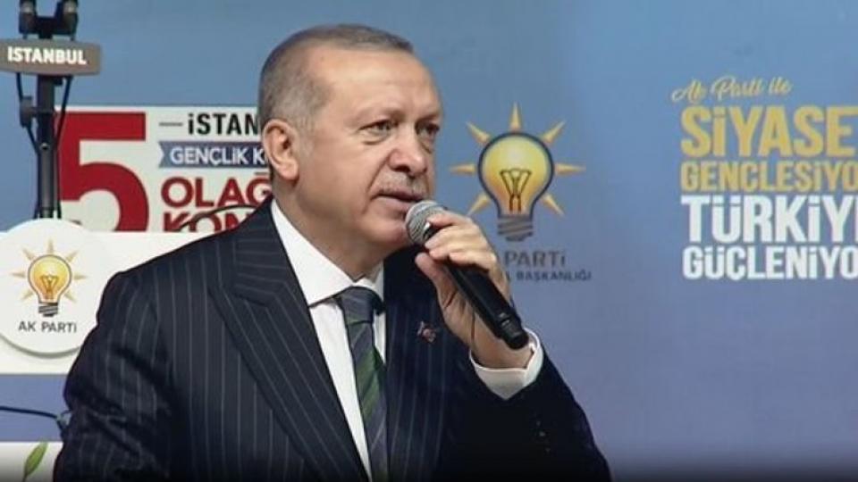 Erdoğan'dan bedelli askerlik açıklaması: Başkanlık sistemine geçiş hallolunca gözden geçirilir
