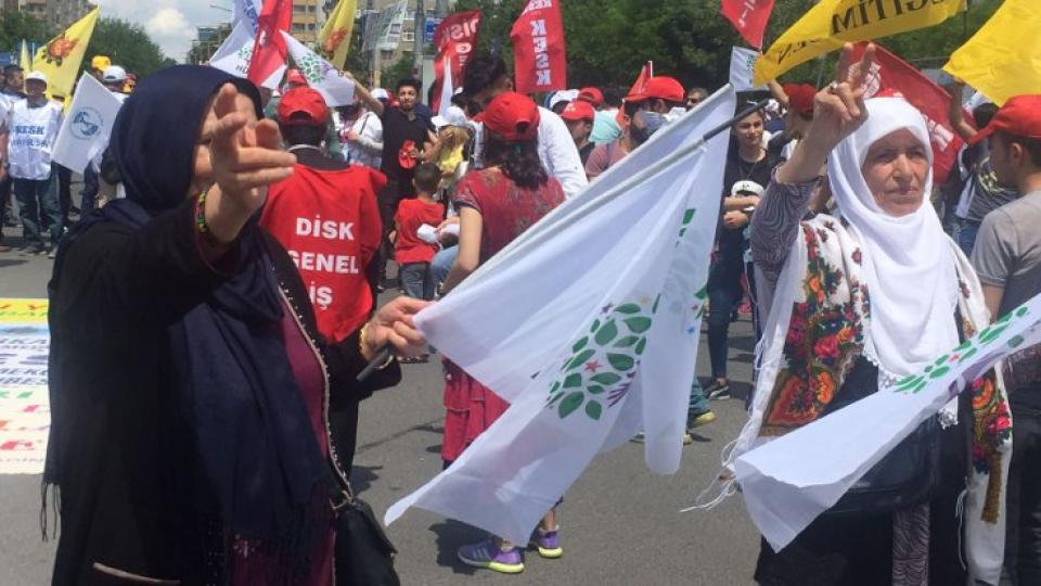 Serhatın Sesi / Serhat Diyarından Haberler / Diyarbakır'da 1 Mayıs: Cevabımızı 24 Haziran'da vereceğiz