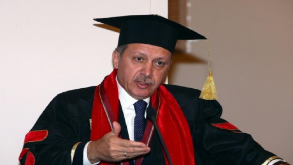 Serhatın Sesi / Serhat Diyarından Haberler / ‘Erdoğan’ın diploması sahte’: Adaylığının iptali için YSK’ya başvuru yapıldı