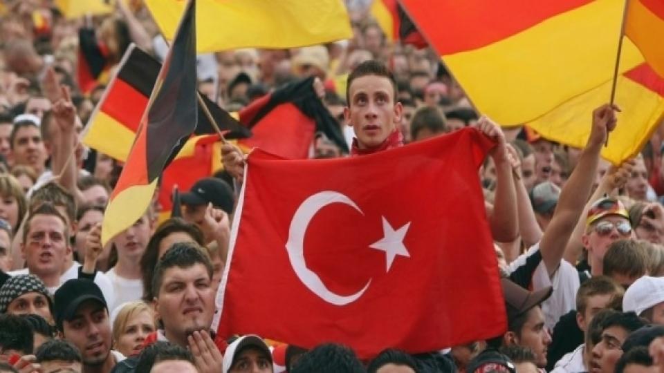 Almanya'da kayıtlı Türk seçmenin sadece 4'te 1'i sandığa gitti