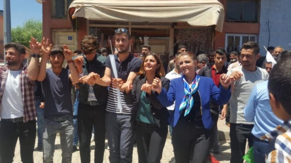 HDP Ağrı Milletvekili Adayları Tutak'ta Halk Buluşması Gerçekleştirdi
