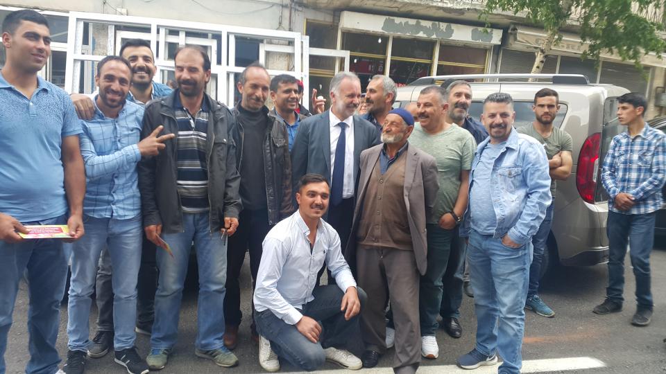 HDP Sözcüsü  Ayhan BİLGEN ve Sarıkamış ilçe örgütü Sarıkamış merkezine ziyarette bulundu.