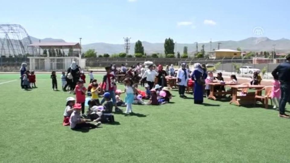 Serhatın Sesi / Serhat Diyarından Haberler / Doğubeyazıt'ta 550 çocuk şenlikte bir araya geldi