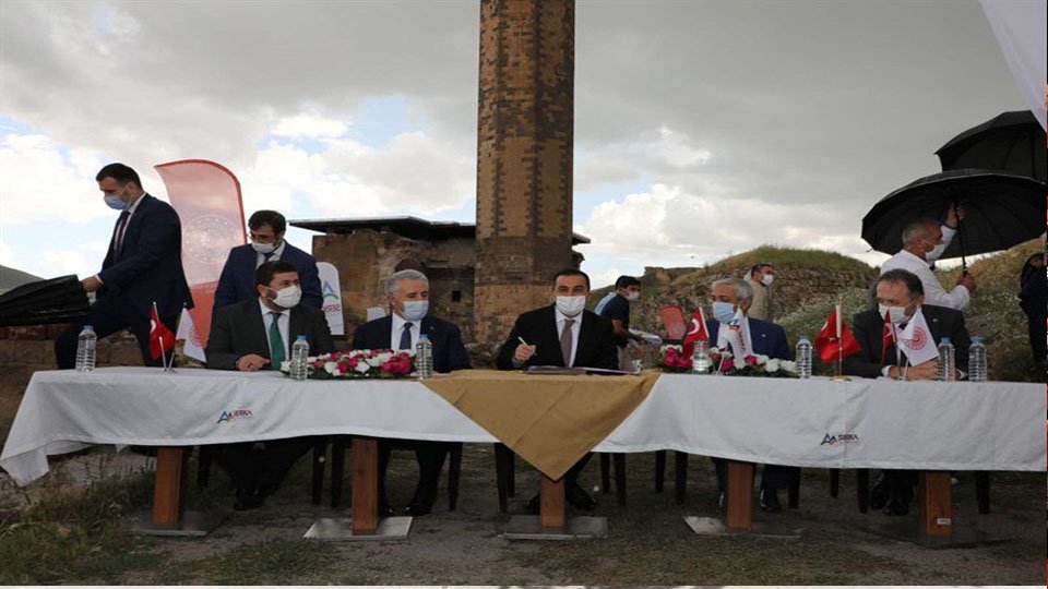 Kars’taki ilk Türk Camii Ebu’l Manuçehr Camii İbadete Açılıyor