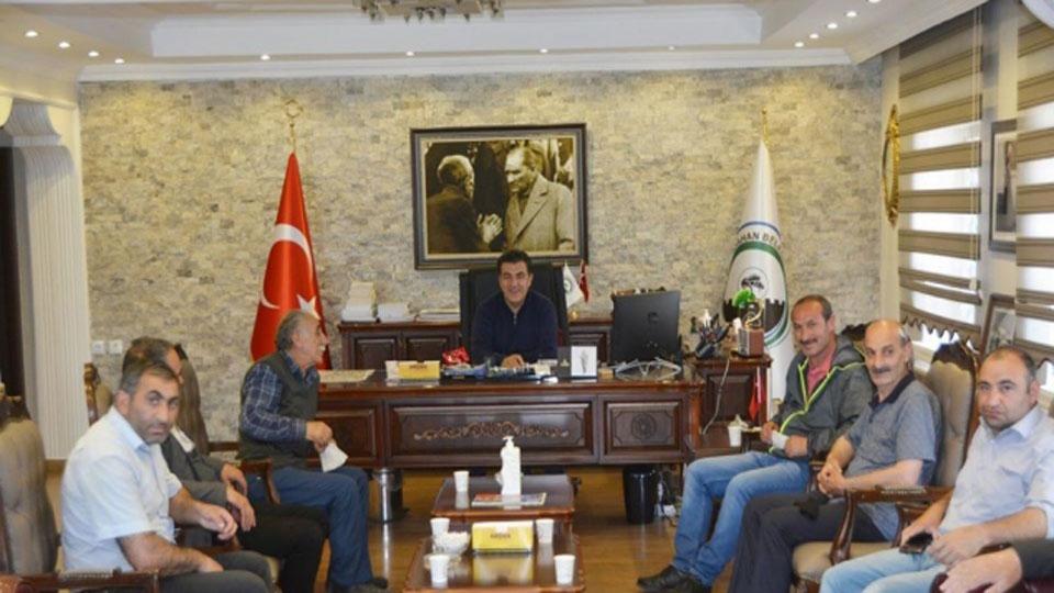 Serhatın Sesi / Serhat Diyarından Haberler / Esnaflar Başkan Demir'i ziyaret etti