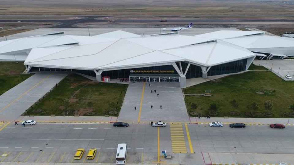 Kars-Ankara uçuşları iptal edildi