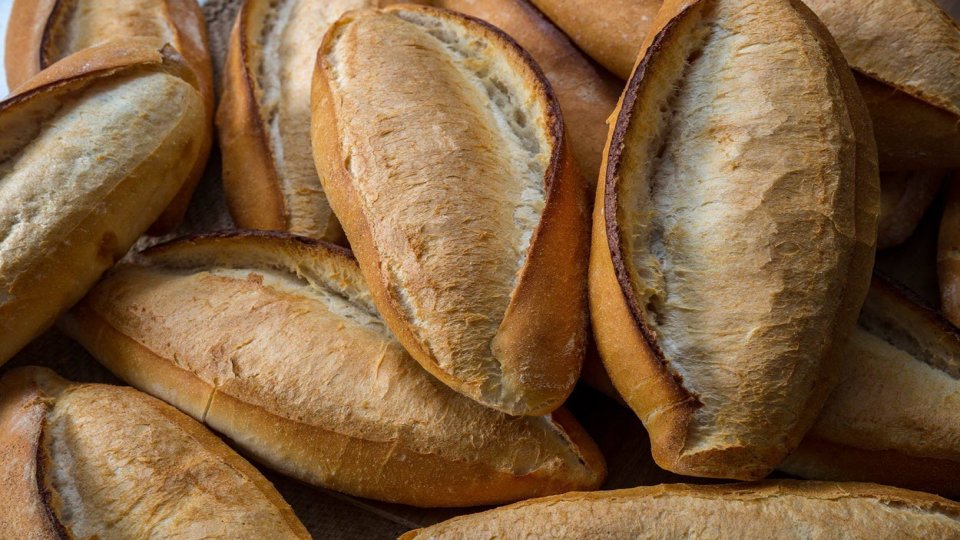 Serhatın Sesi / Serhat Diyarından Haberler / Türkiye Fırıncılar Federasyonu'ndan 'ekmek zammı' genelgesi: Kilogram fiyatı 12 liranın üzerinde olmayacak