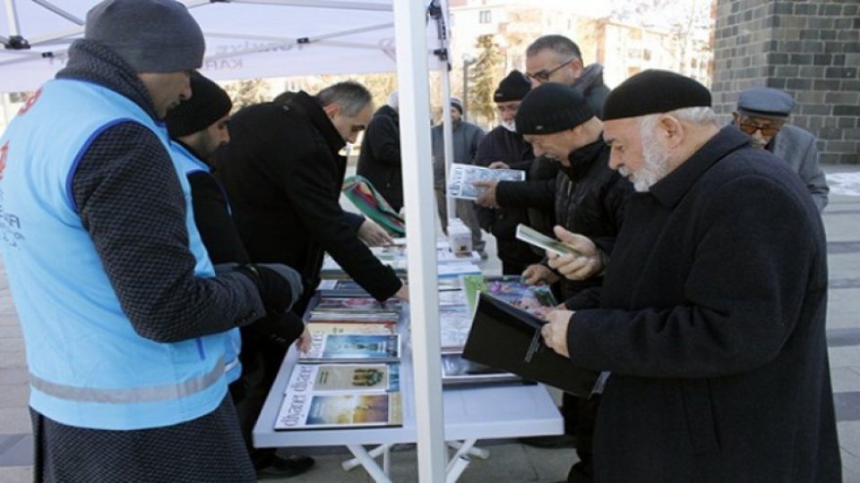 Kars'ta Diyanet yayınları standı açıldı